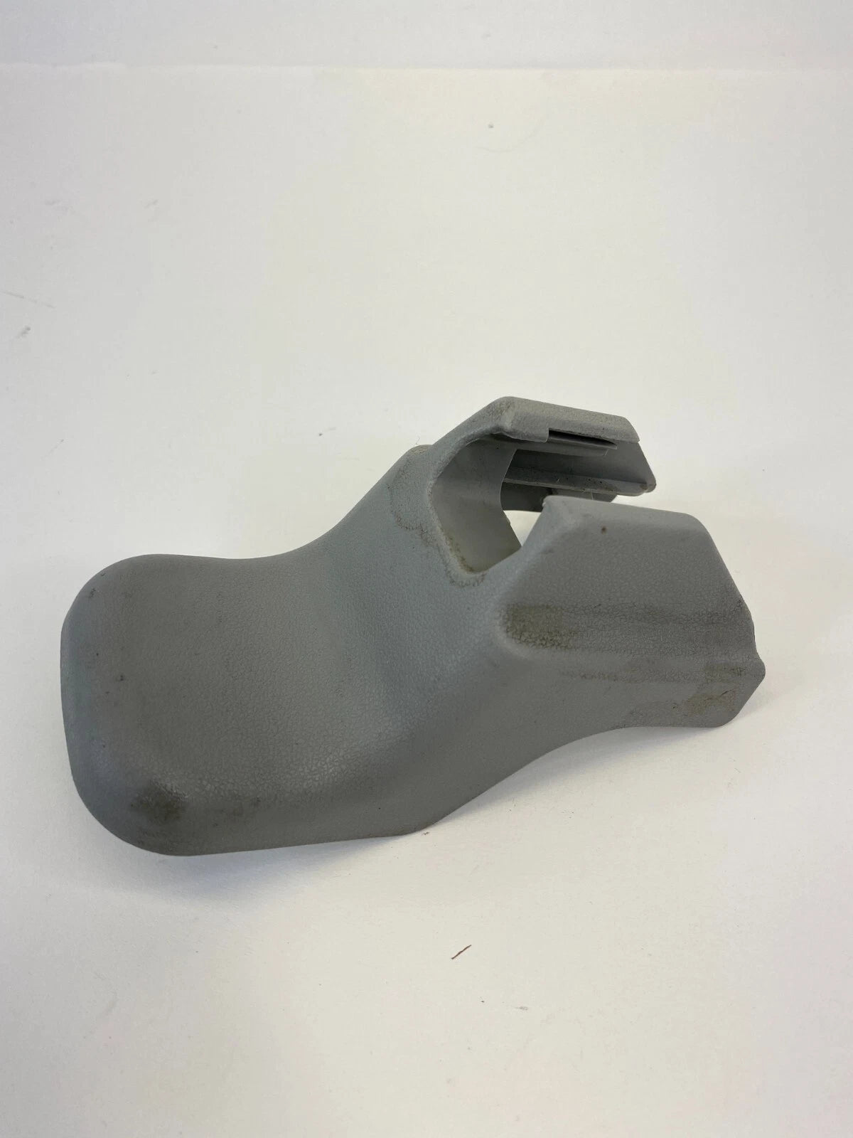 06-08 TOYOTA RAV4 FRONT RIGHT SEAT TRACK END OUTER COVER TRIM 72123-42010 OEM