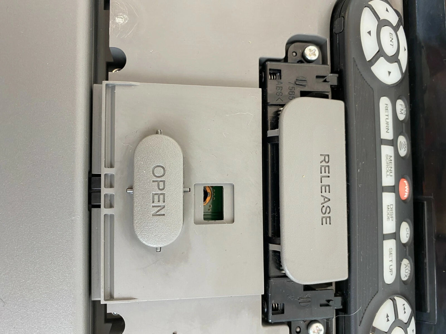 2005-2010 HONDA ODYSSEY REAR ROOF DVD ENTERTAINMENT DISPLAY SCREEN 39460-SHJ-A02