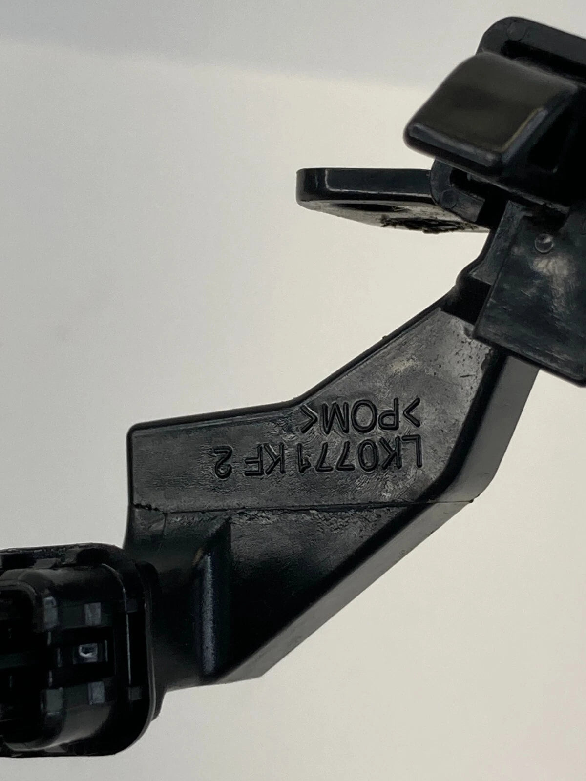 2012-2015 KIA OPTIMA DASH GLOVE BOX HANDLE LOCK LATCH RELEASE 84520-4C000