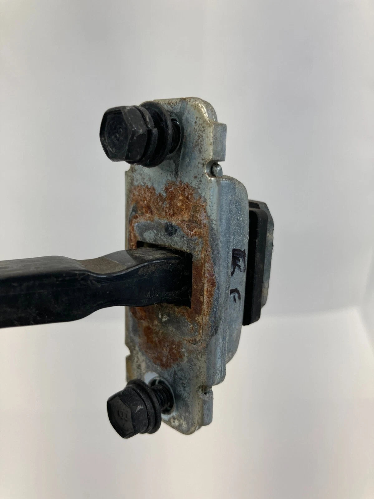 2011-2014 HYUNDAI SONATA SEDAN FRONT RIGHT SIDE DOOR CHECK STOP STOPPER DETENTE