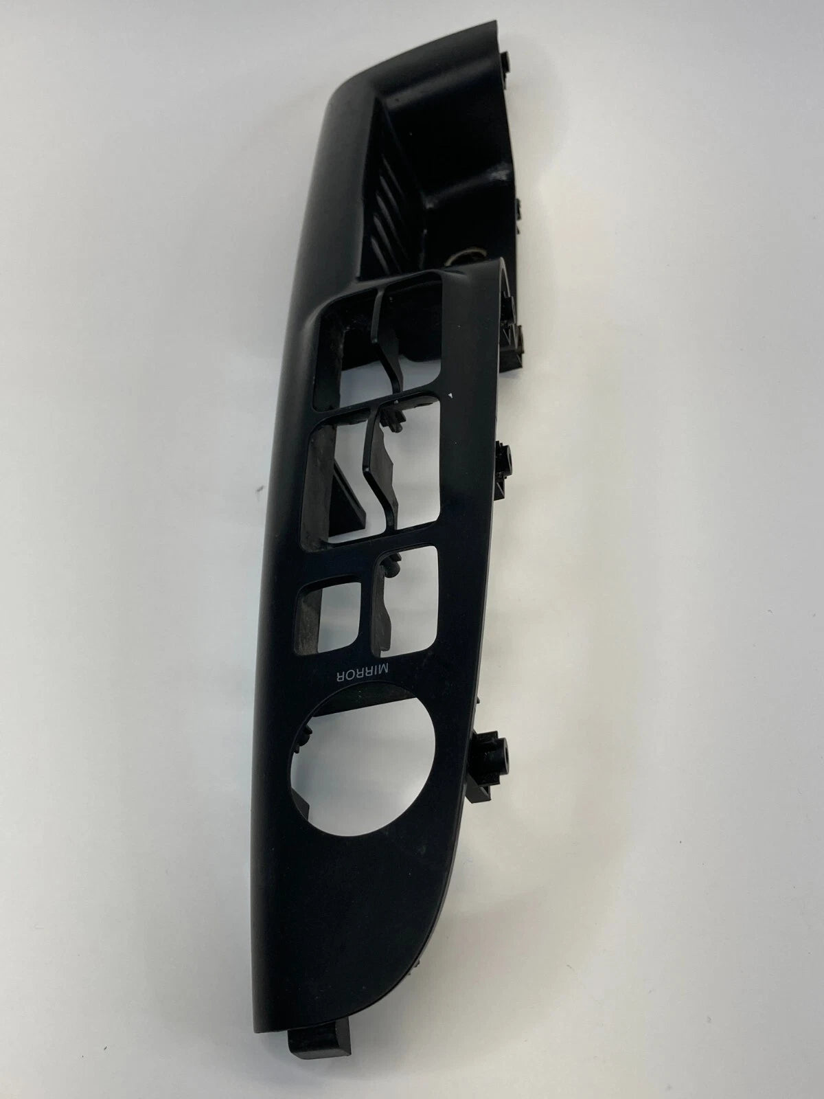 06-08 HYUNDAI SONATA FRONT LEFT DOOR WINDOW SWITCH TRIM BEZEL COVER 93570-3K000