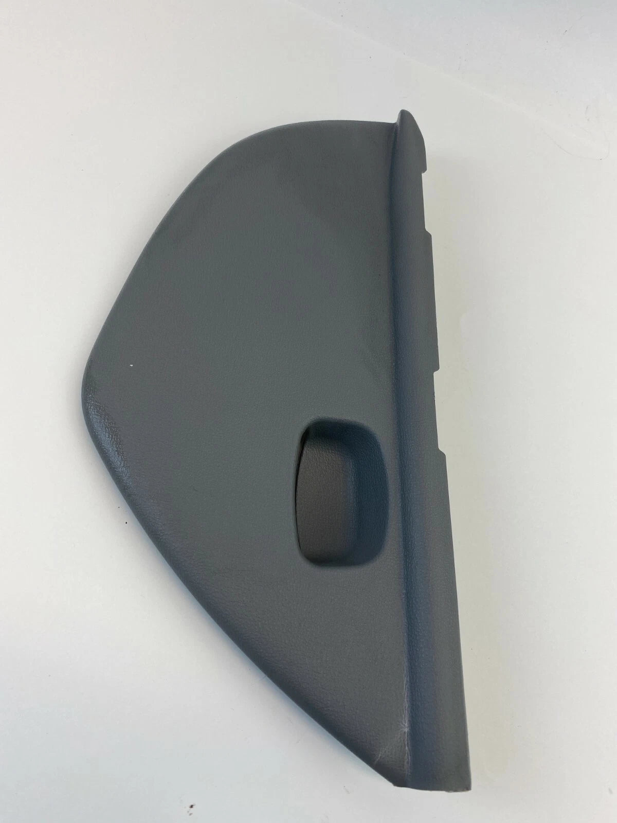 2007-2010 HYUNDAI ELANTRA SEDAN DASH RIGHT SIDE END CAP COVER 84718-2H000 OEM