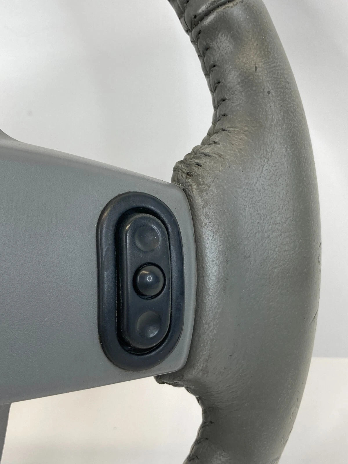 2005 2006 2007 JEEP GRAND CHEROKEE STEERING WHEEL ASSY LEATHER GRAY OEM