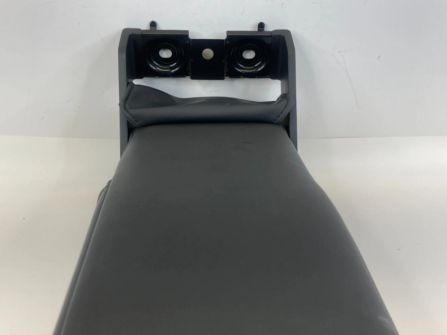 2007 2008 INFINITI G35 SEDAN REAR SEAT CENTER ARMREST WITH CUP HOLDER UNIT OEM