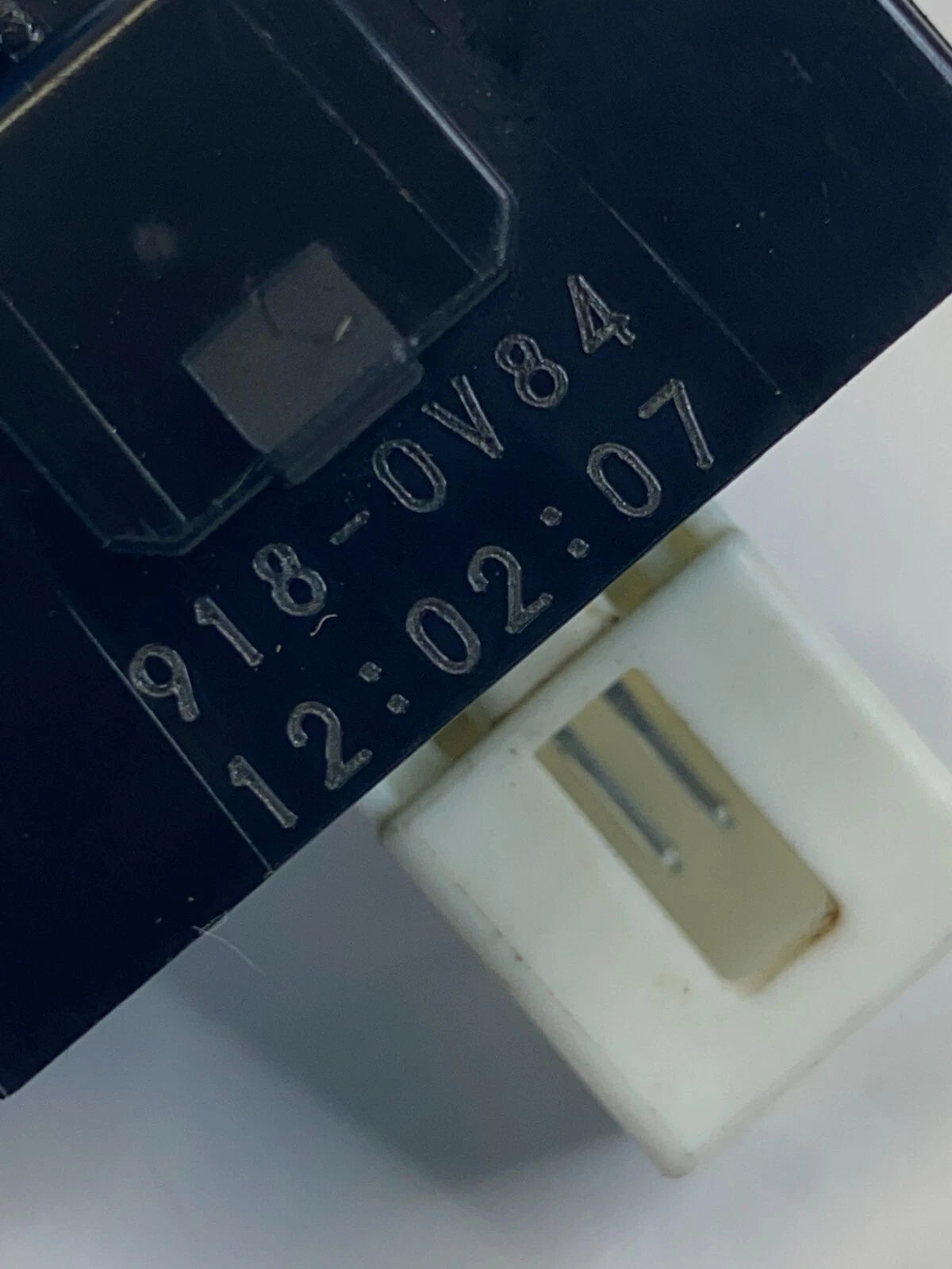 2009 2010 09 10 PONTIAC VIBE FRONT RIGHT PASSEGER DOOR LOCK BUTTON SWITCH OEM