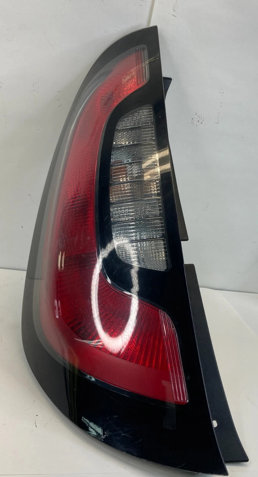 2014-2019 Kia Soul Rear Left Driver Side Tail Light Taillight Lamp 92401-B2