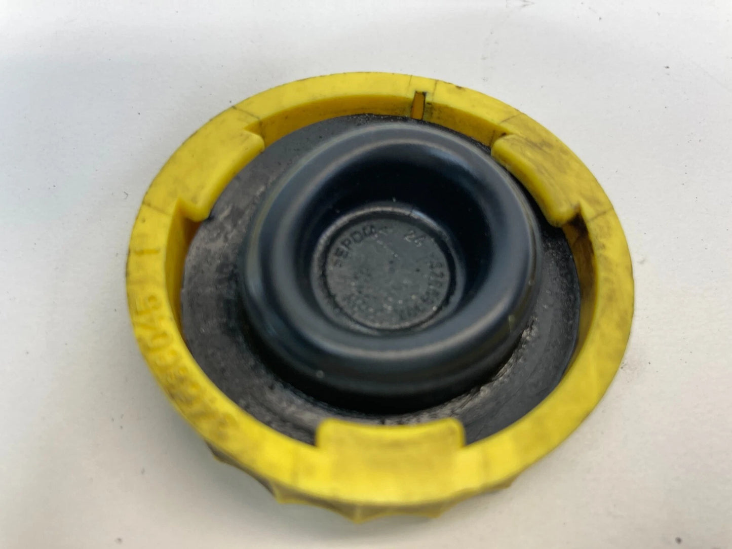2012-2015 RAM CARGO VAN BRAKE MASTER CYLINDER RESERVOIR TANK FLUID CAP COVER OEM