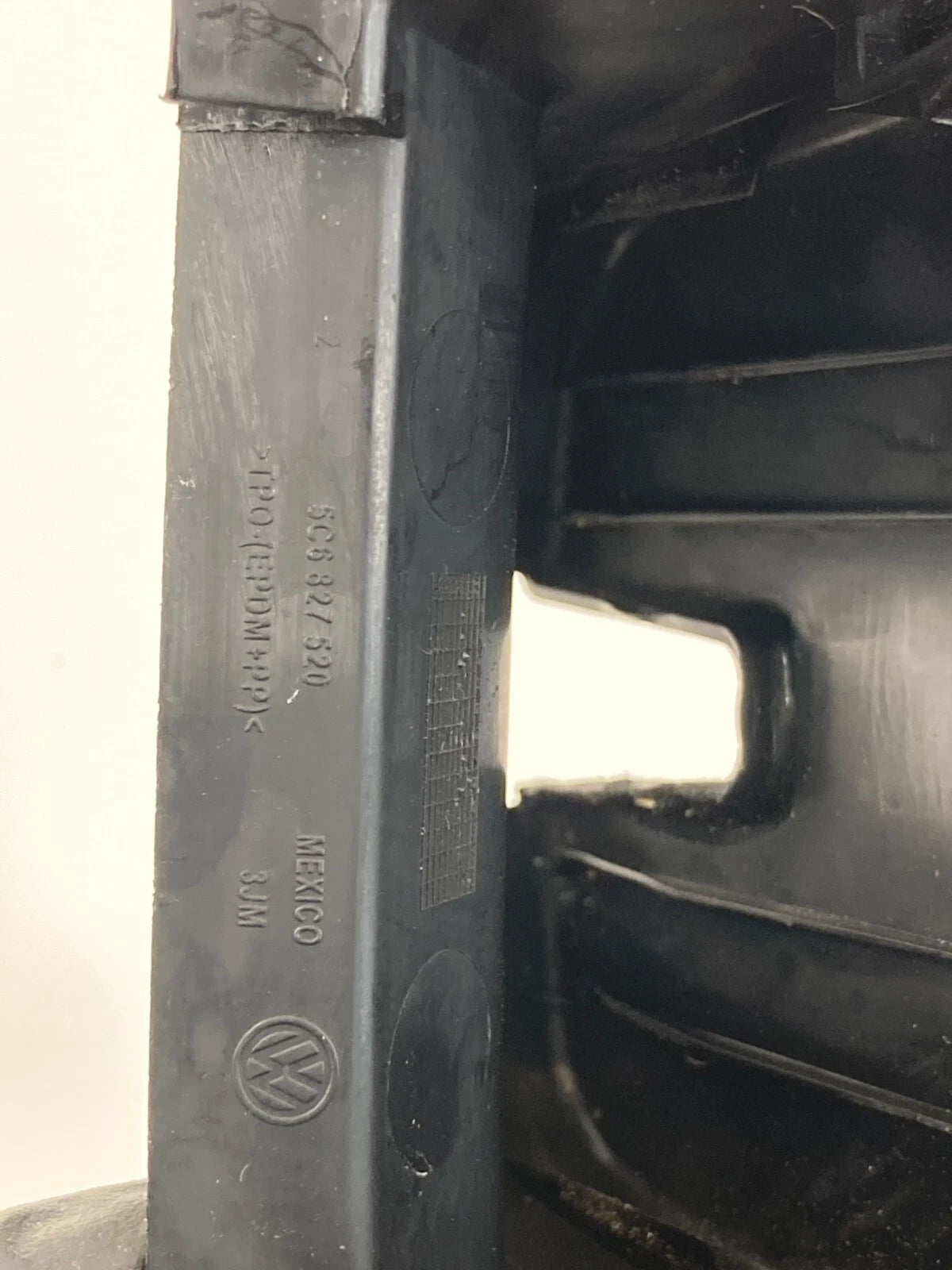 2011-2018 VOLKSWAGEN JETTA SEDAN REAR TRUNK LOCK COVER TRIM ONLY 5C6-827-520