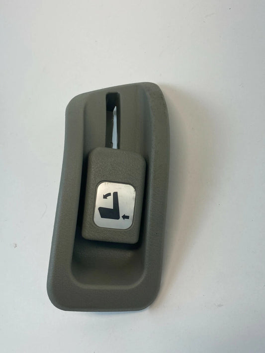 08-10 HONDA ODYSSEY REAR LEFT SEAT RECLINE KNOB TRIM GARNISH BEZEL 81761SHJAA010
