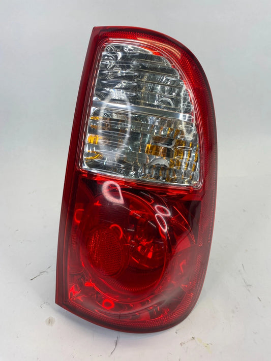 2005 2006 TOYOTA TUNDRA REAR RIGHT SIDE TAIL LIGHT TAILLIGHT ASSEMBLY OEM