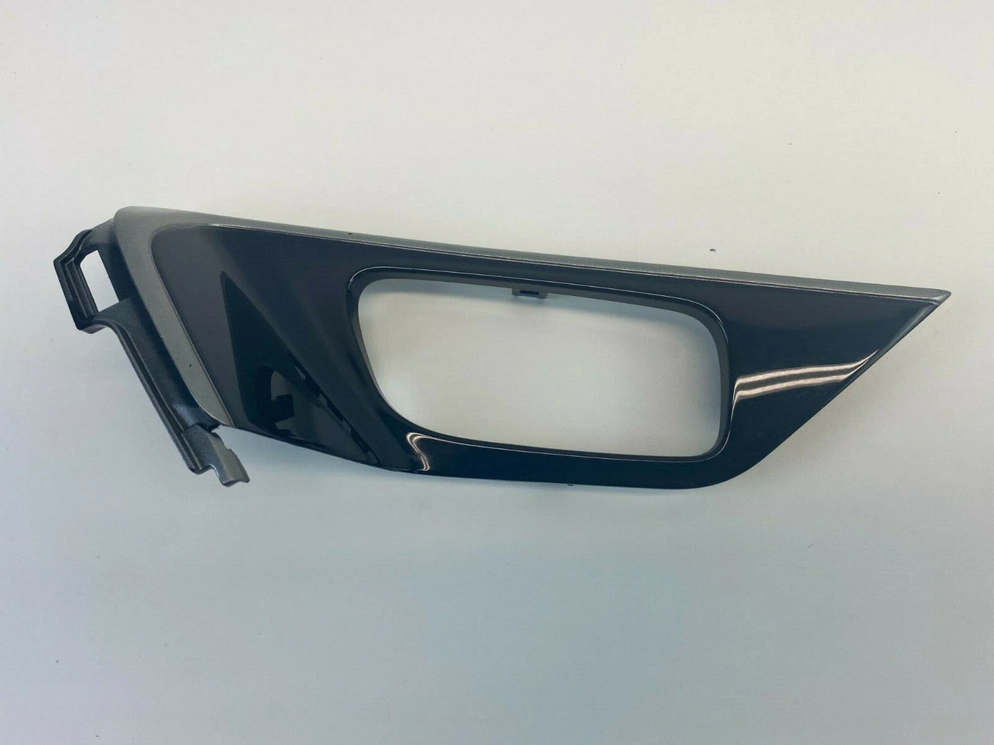 13-18 NISSAN ALTIMA SEDAN FRONT RIGHT SIDE INNER DOOR HANDLE BEZEL TRIM 80964-3T