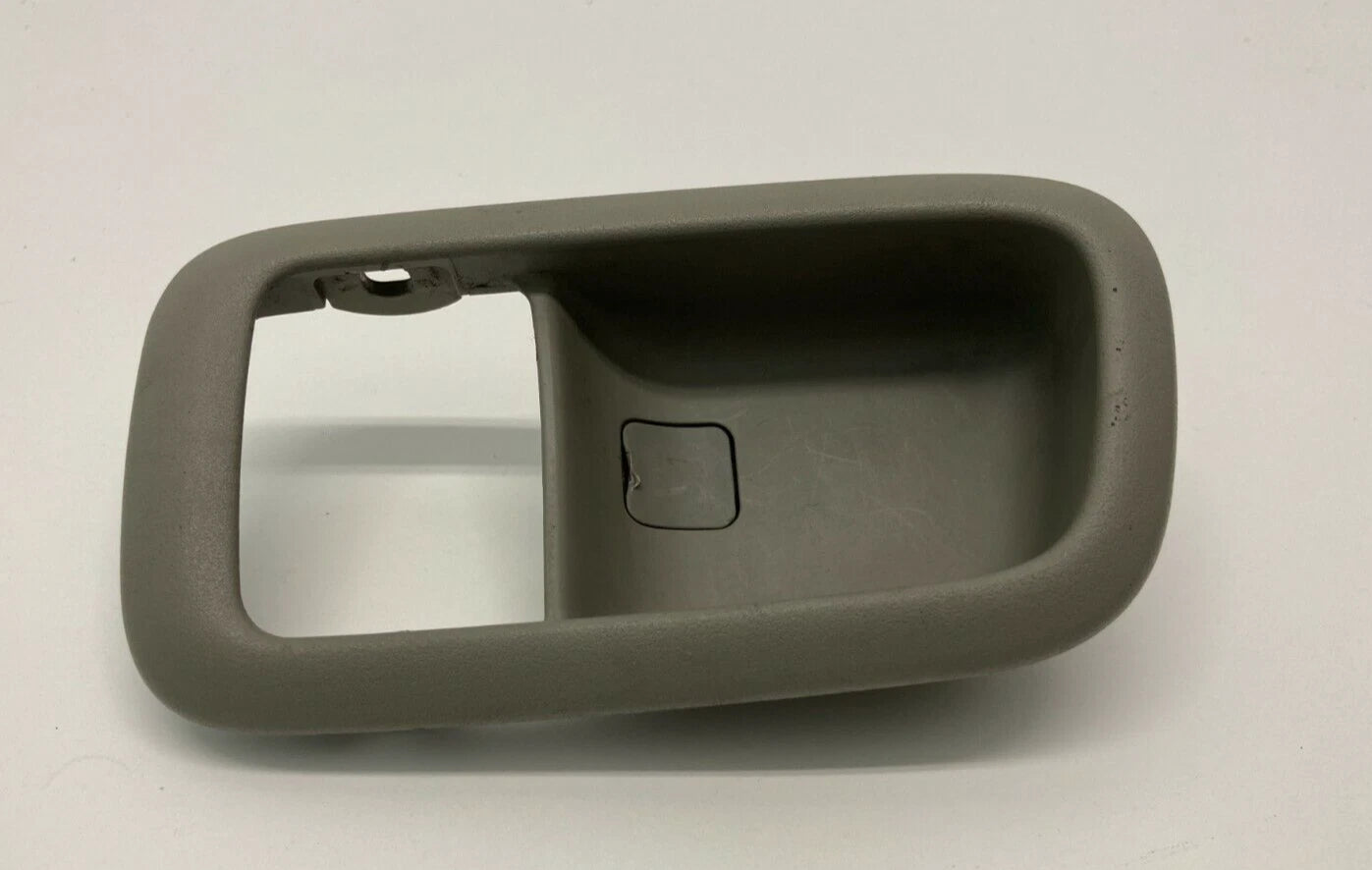 1997-2001 LEXUS ES300 REAR LEFT INTERIOR INNER DOOR HANDLE BEZEL 6927833030 OEM