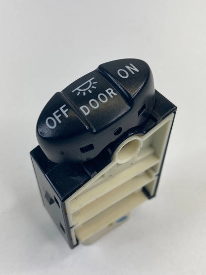 2004-2010 TOYOTA SIENNA INTERIOR DOME LIGHT DOOR LAMP CONTROL SWITCH BUTTON OEM