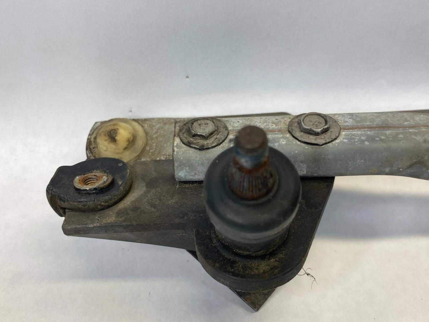 2003 03 CHEVY TAHOE YUKON FRONT WINDSHIELD WIPER MOTOR W/ LINKAGE 15166514 OEM