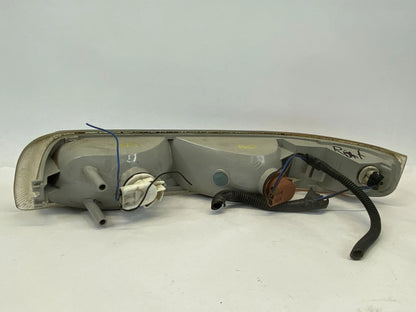 00-06 CHEVY TAHOE SUBURBAN RIGHT RH FOG TURN SIGNAL MARKER LIGHT PARK LAMP OEM