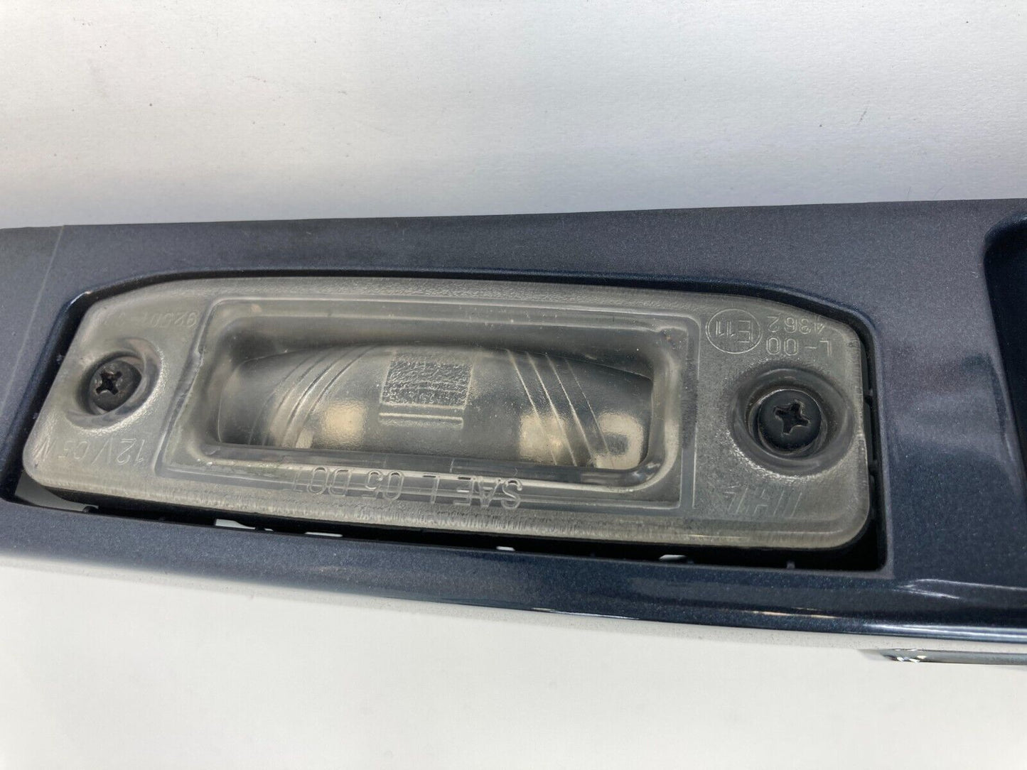 2006 2007 Hyundai Accent Rear Liftgate Tailgate License Molding w/ Emblem & Lamp