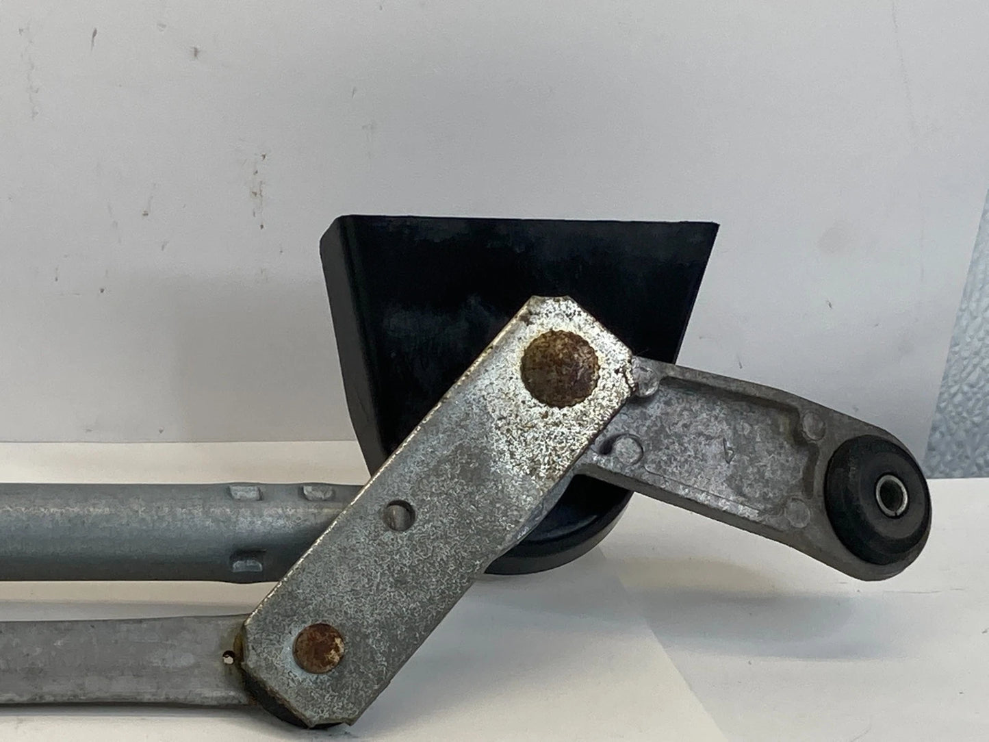 2013-2020 Nissan Pathfinder Front Windshield Wiper Motor w/ Linkage OEM