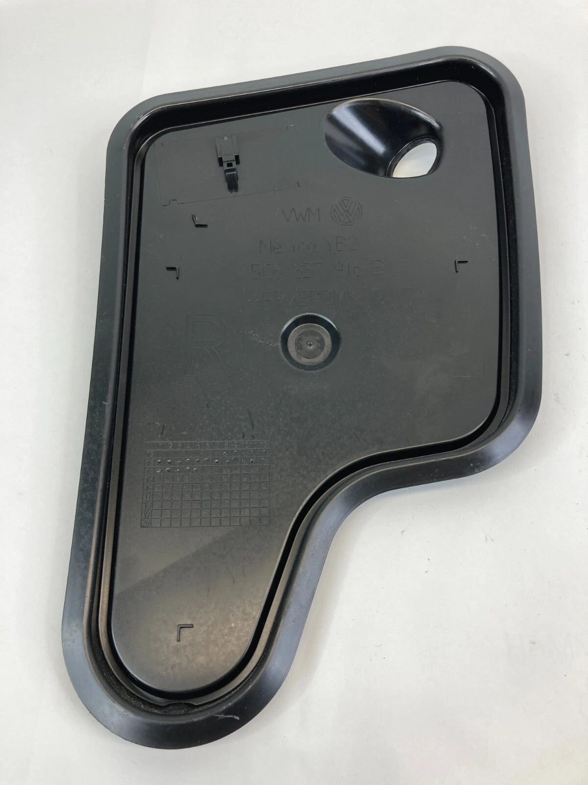 11-18 VOLKSWAGEN JETTA SEDAN FRONT RIGHT DOOR CHECK COVER TRIM 5C6-837-916-B