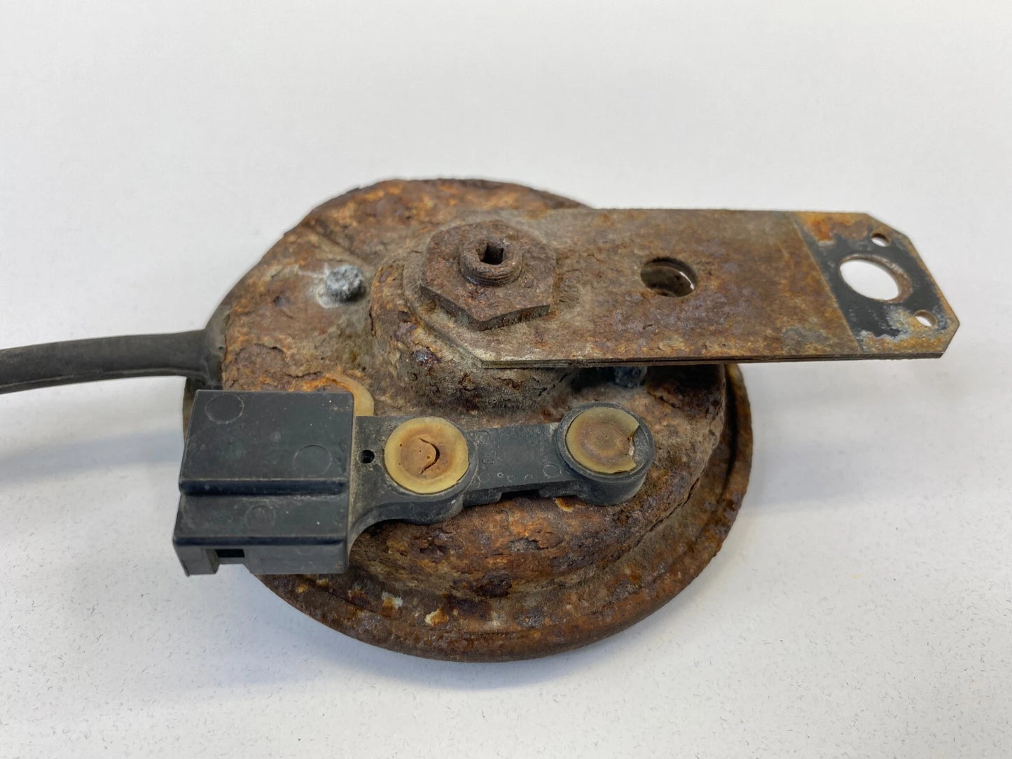 1992-1997 TOYOTA 4RUNNER 92-95 PICKUP LOW PITCH NOTE HORN TONE ALARM SIGNAL OEM