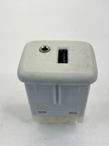 2016-2020 CHEVROLET IMPALA CENTER CONSOLE AUDIO PLAYER AUXILIARY JACK USB SOCKET