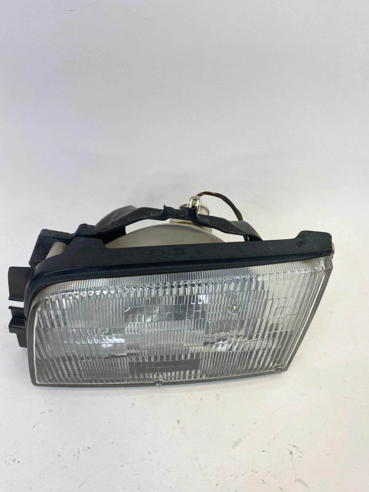 1998-2002 ISUZU TROOPER LEFT DRIVER SIDE HEADLIGHT HEAD LIGHT ASSEMBLY OEM