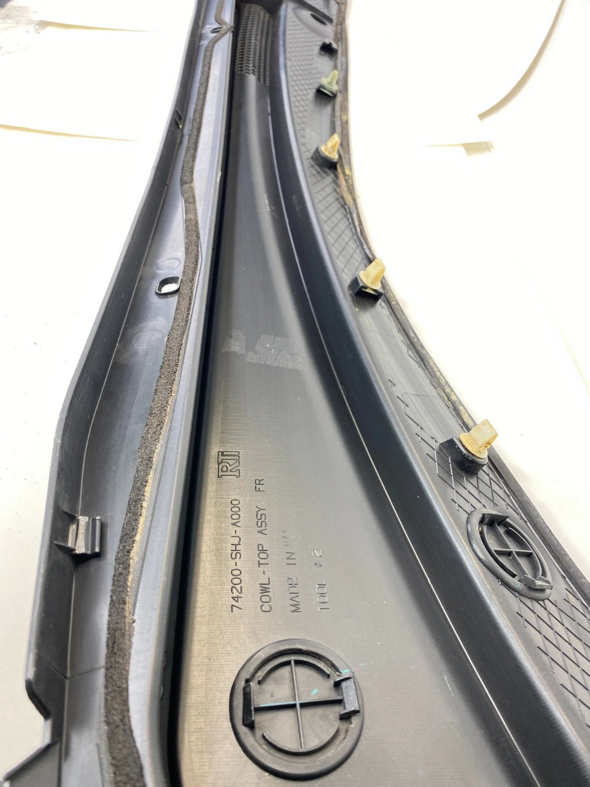 05-10 HONDA ODYSSEY FRONT WINDSHIELD COWL TOP PANEL GRILLE 74200-SHJ-A000 OEM
