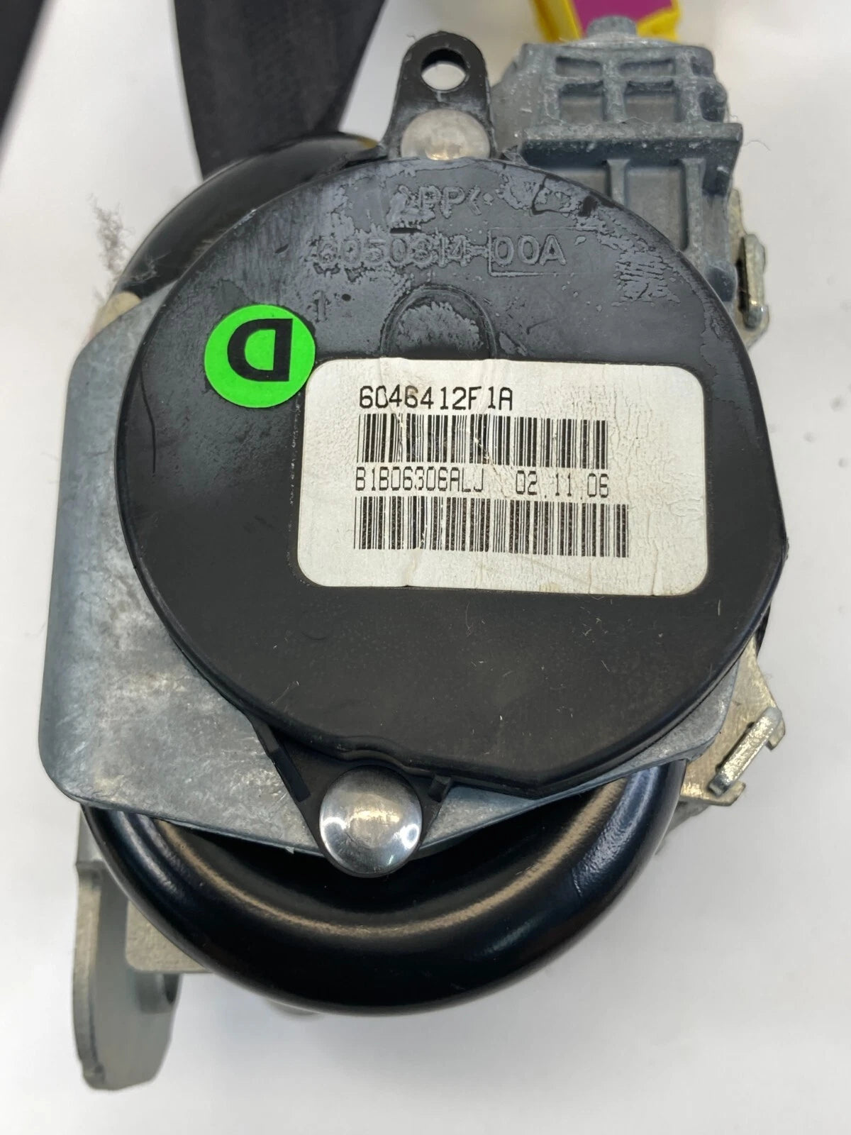 2005-2007 VOLKSWAGEN JETTA FRONT RIGHT SIDE SEAT BELT RETRACTOR 604003400A OEM