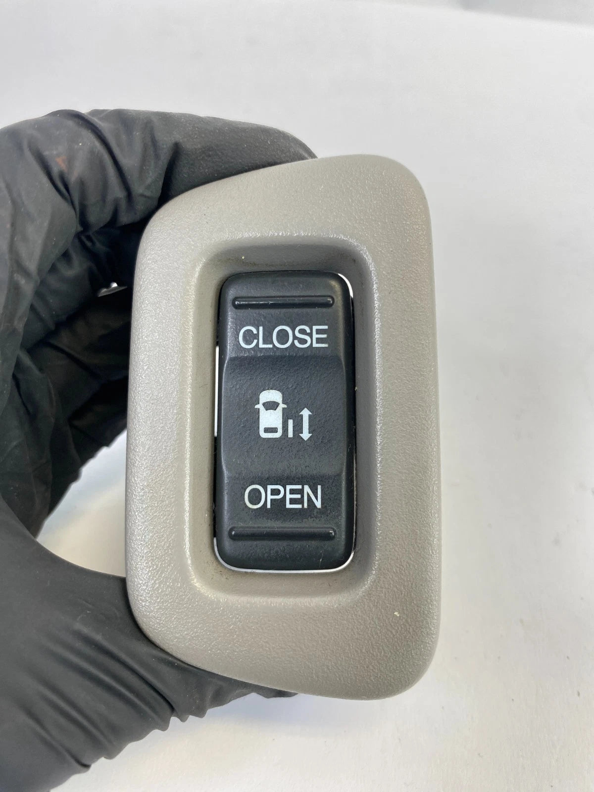 2011-2017 HONDA ODYSSEY REAR RIGHT SLIDING DOOR OPEN CLOSE CONTROL SWITCH