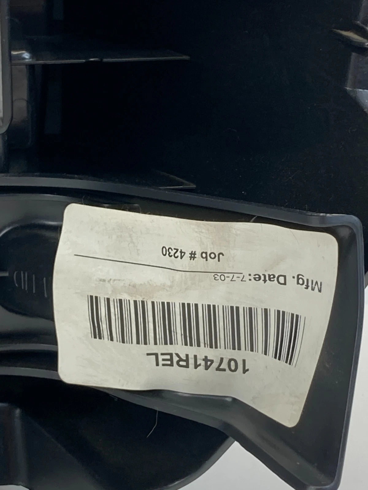 2004-2007 CADILLAC CTS CENTER DASH PANEL RADIO FRAME HOUSING TRIM BEZEL ASSY OEM