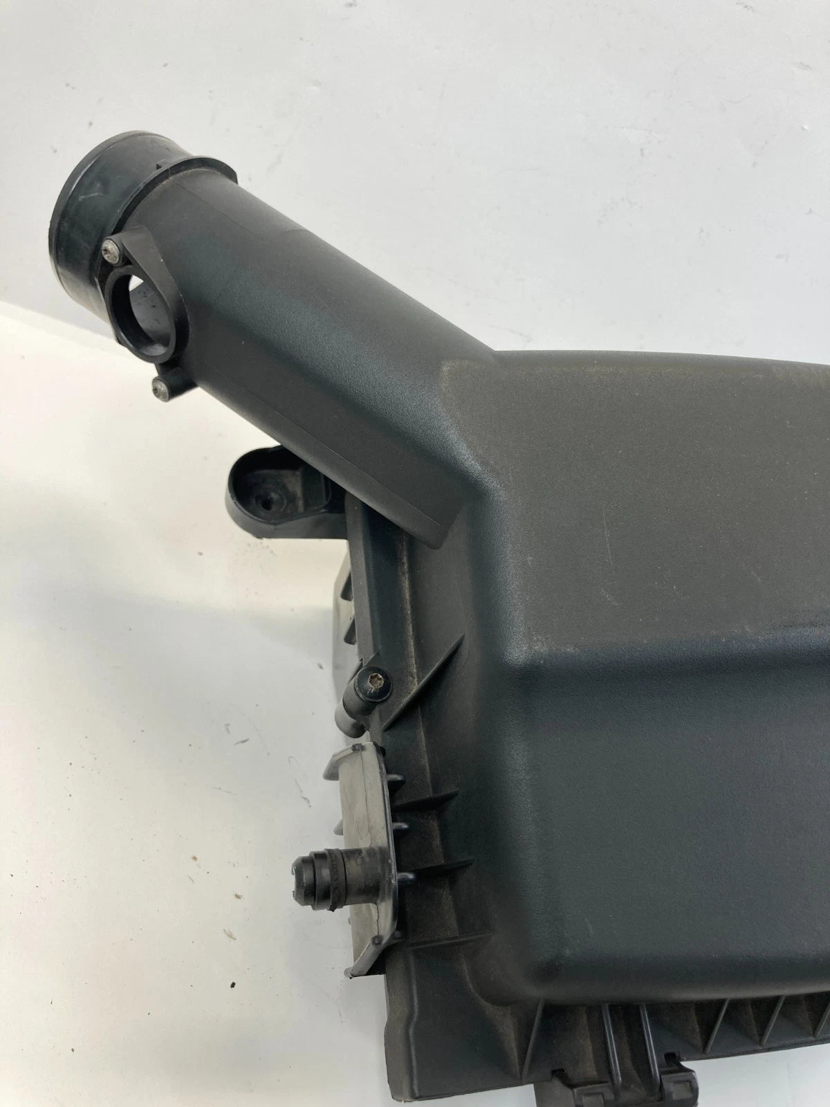 03-05 SAAB 9-3 2.0L FWD AT AIR INTAKE CLEANER FILTER BOX ASSEMBLY 12785072 OEM