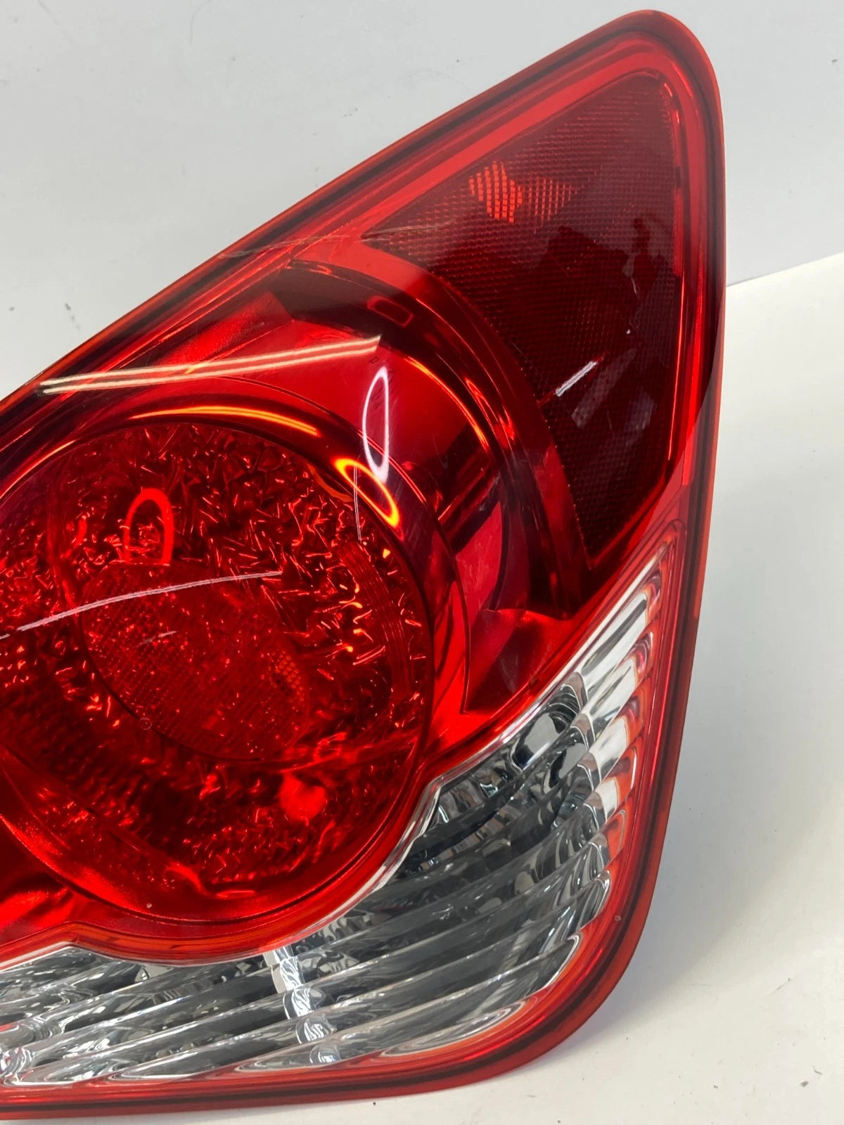 2011-2016 CHEVROLET CRUZE RIGHT PASSENGER OUTER TAIL LIGHT TAILLIGHT LAMP OEM