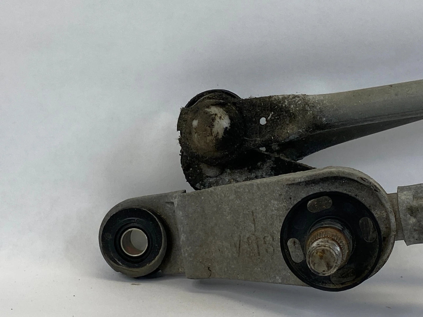 2001-2005 HONDA CIVIC FRONT WINDSHIELD WIPER MOTOR AND LINKAGE OEM 76500-S5D