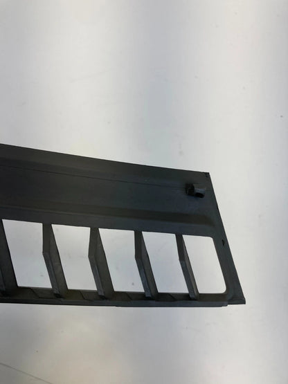 05 06 JEEP GRAND CHEROKEE UPPER LEFT DASH DEFROST GARNISH VENT COVER 5JM67TRM