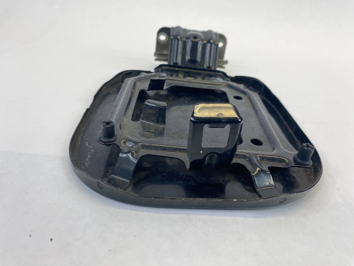 2013-2019 NISSAN SENTRA SEDAN 1.8L 16V FUEL FILLER DOOR GAS LID COVER