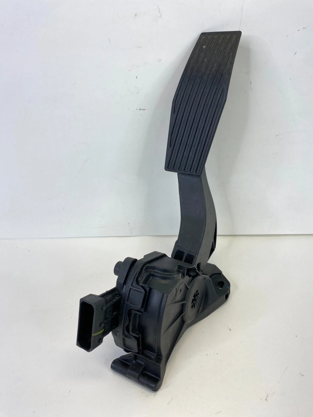 2003-2015 CHEVROLET MALIBU ACCELERATOR GAS PEDAL POSITION SENSOR 13237352 OEM