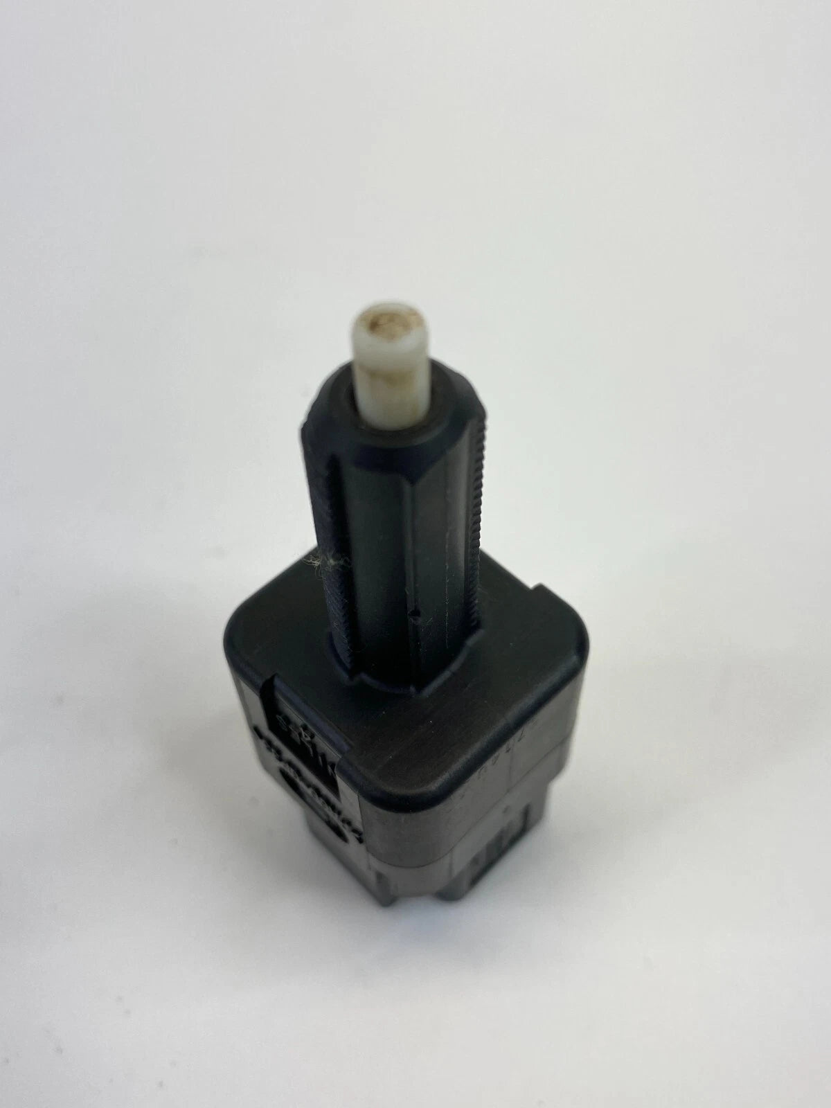 2005-2015 NISSAN XTERRA BRAKE PEDAL STOP LIGHT LAMP SENSOR SWITCH OEM