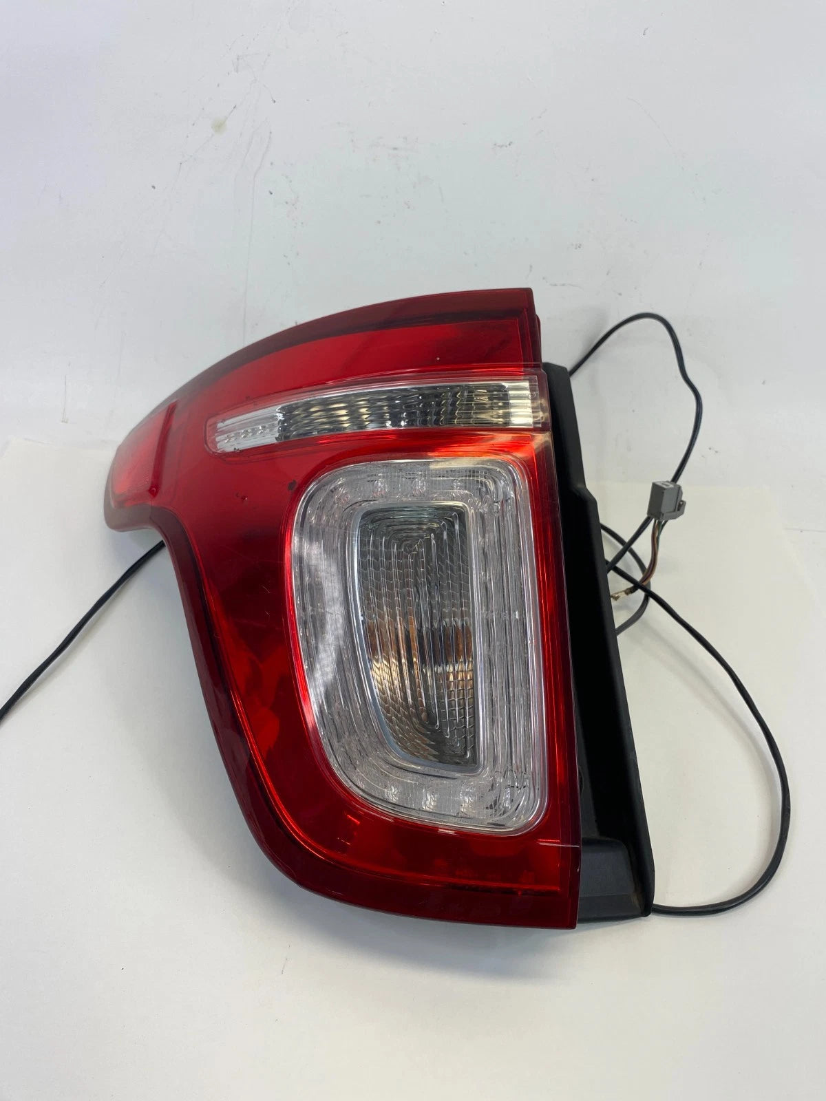 2013-2015 Ford Police Interceptor Utility Rear Left Side Taillight Tail Lamp OEM