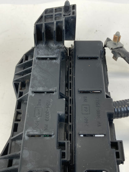 2001-2004 Nissan Pathfinder 3.5L Engine Bay Left Side Relay Box Fusebox 71543079