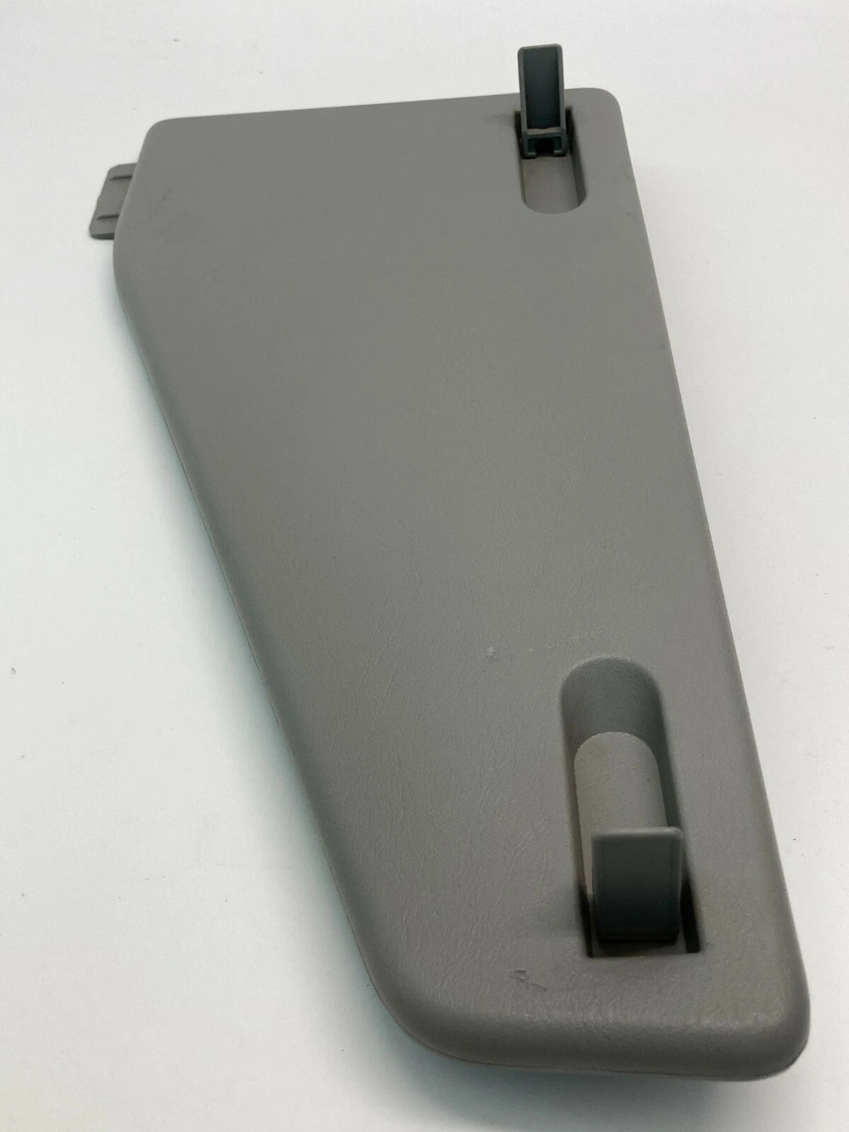 2002-2007 BUICK RENDEZVOUS REAR LEFT QUARTER PANEL INTERIOR STORAGE COVER CAP