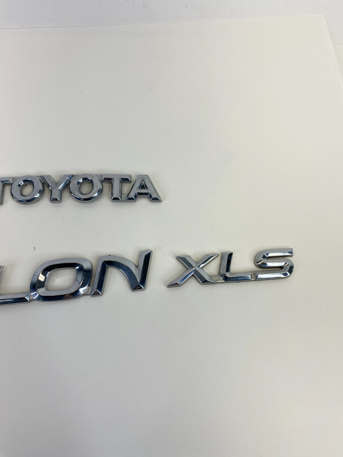 2000-2004 Toyota Avalon XLS Rear Trunk Lid Emblem Logo Nameplate Set OEM