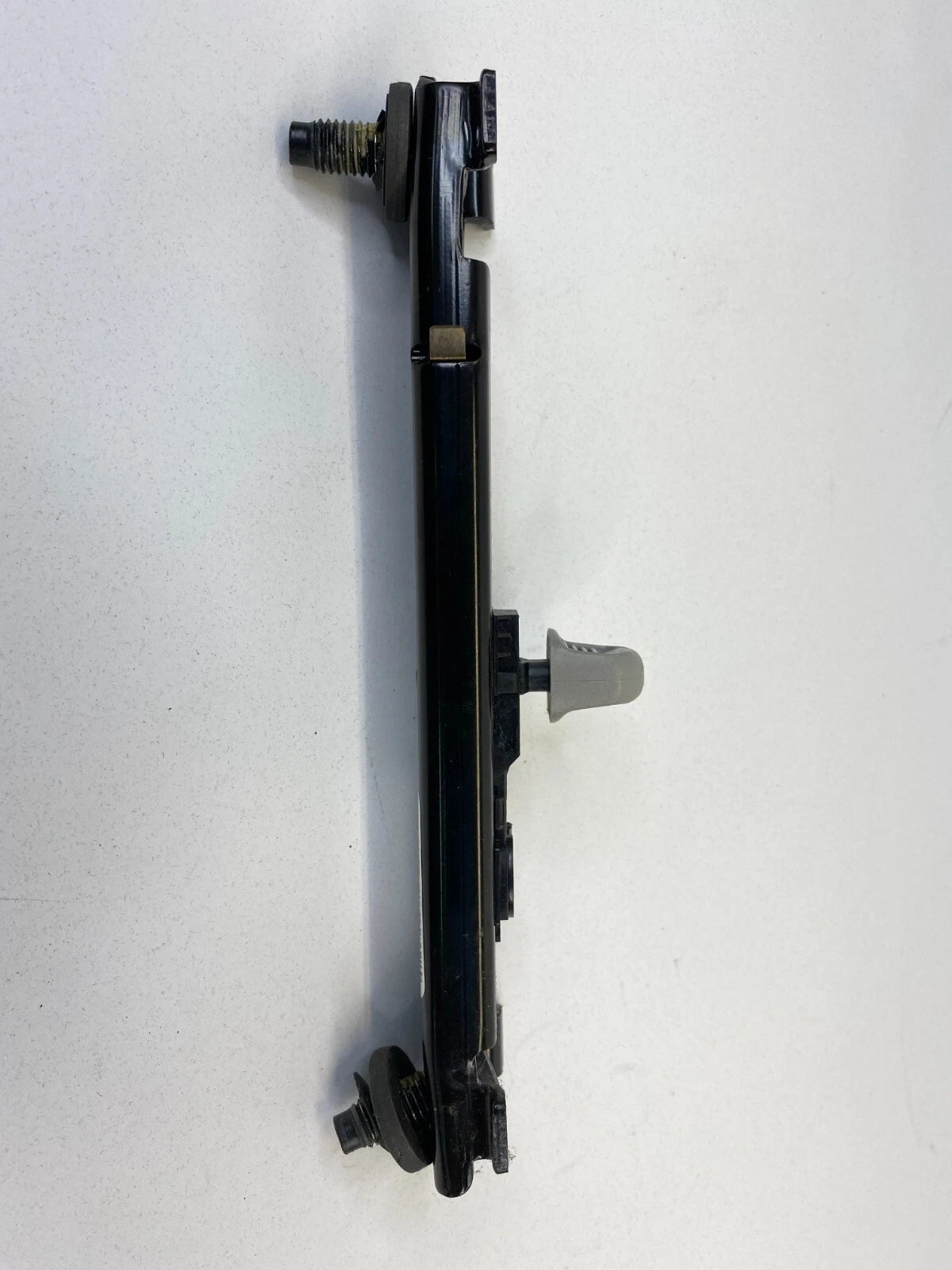2005-2010 PONTIAC G6 SEDAN FRONT LEFT SEAT BELT HEIGHT ADJUSTER 602742400B OEM