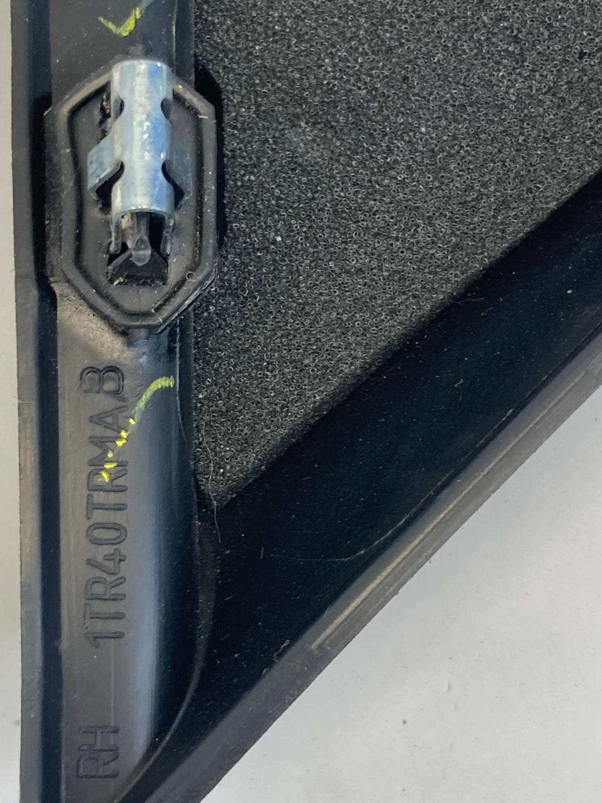2013-2016 DODGE DART FRONT RIGHT INNER DOOR CORNER COVER TRIM 1TR40TRMAB OEM