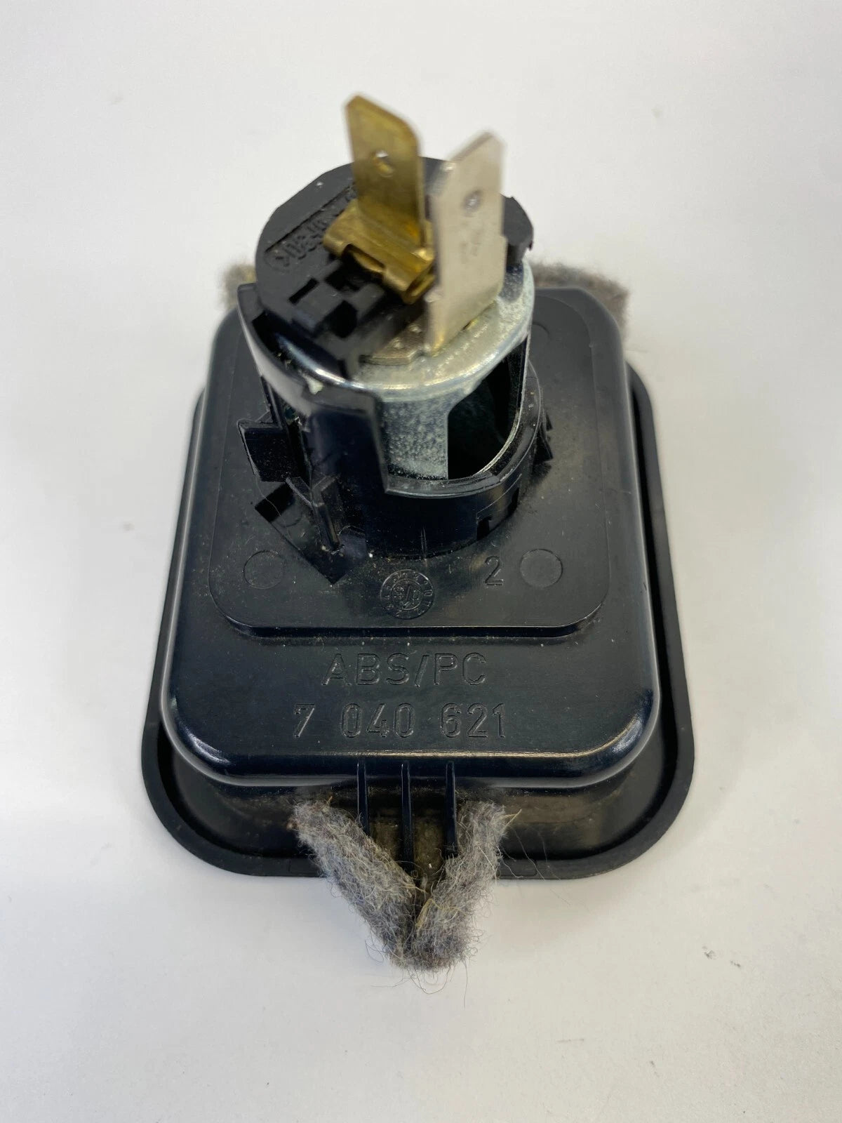 2004-2010 BMW 530I POWER OUTLET CIGARETTE LIGHTER PLUG SOCKET 7040621 OEM