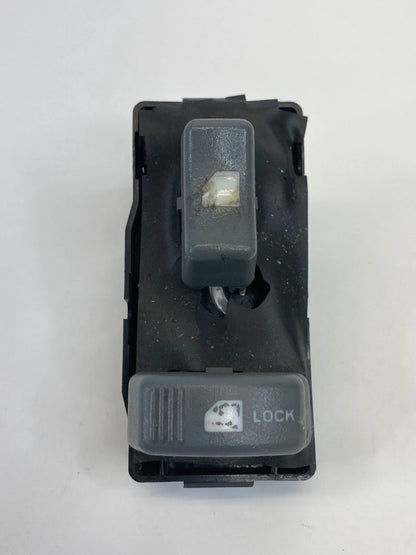 1995-2000 TAHOE YUKON FRONT RIGHT PASSENGER DOOR LOCK & WINDOW SWITCH J12M-8015