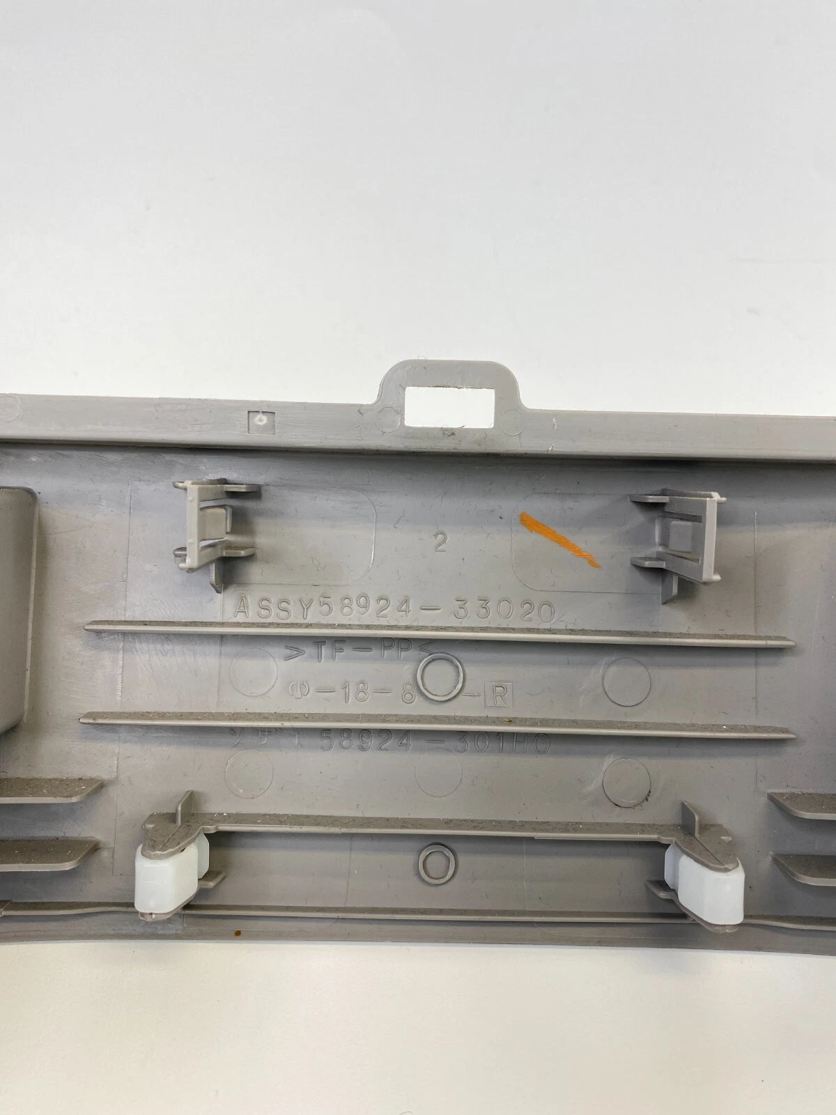 2002 2003 LEXUS ES300 REAR CENTER CONSOLE PANEL TRIM COVER BEZEL 58924-33020