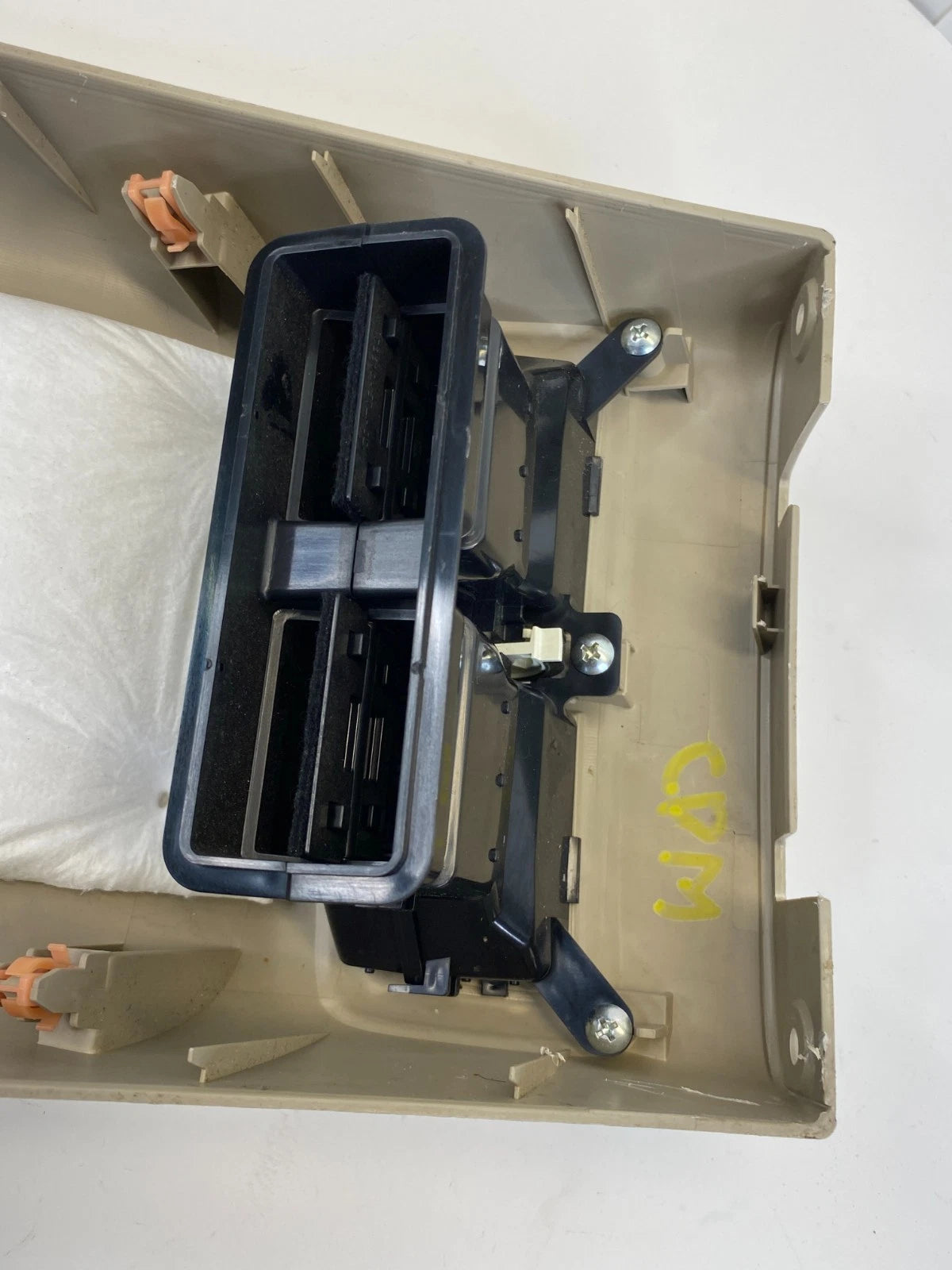 10 11 12 13 SUZUKI KIZASHI REAR CENTER CONSOLE COVER W/ AIR VENTS BEIGE OEM