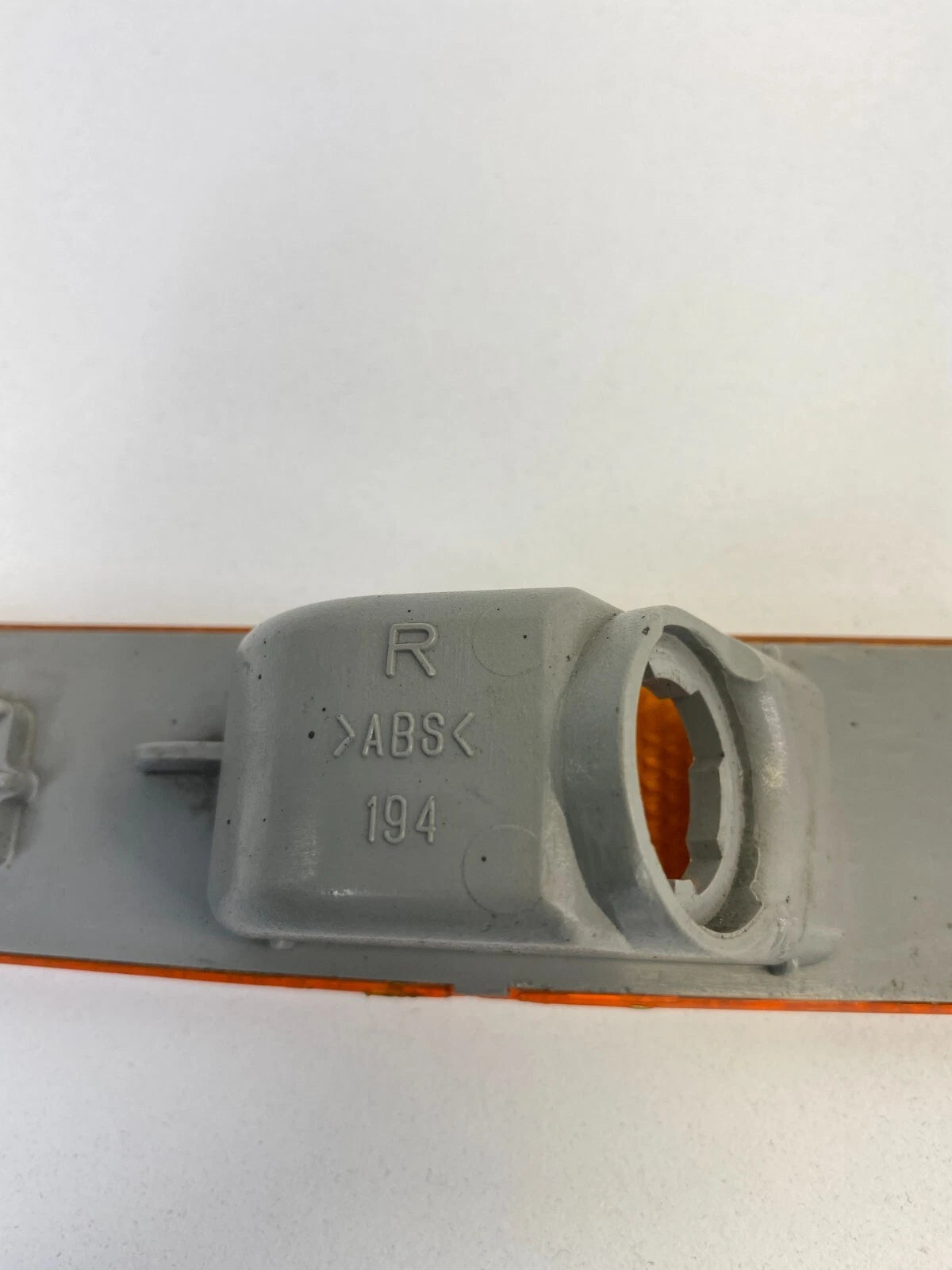 1999-2003 LEXUS RX300 SEDAN FRONT RIGHT PASSENGER SIDE MARKER TURN SIGNAL LIGHT