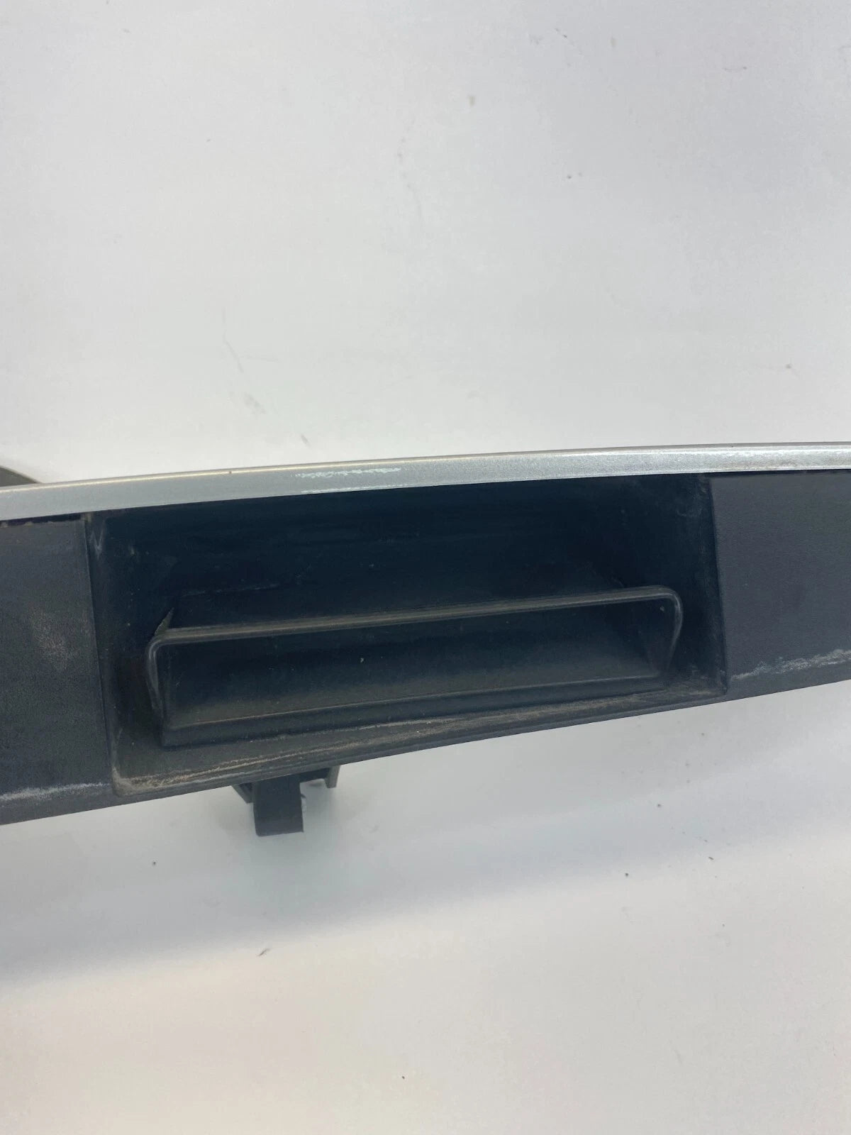 09-14 VOLKSWAGEN ROUTAN TRUNK LID FINISH HANDLE GARNISH LICENSE LIGHT MOLDING