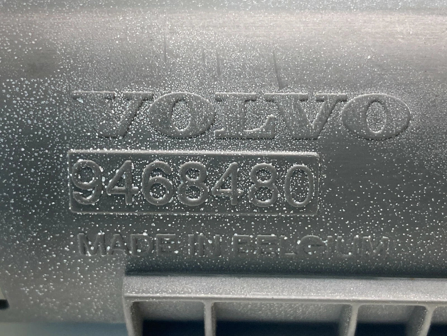 1999-2006 VOLVO S80 TRUNK STORAGE LUGGAGE COMPARTMENT CARGO NET COVER 946848 OEM