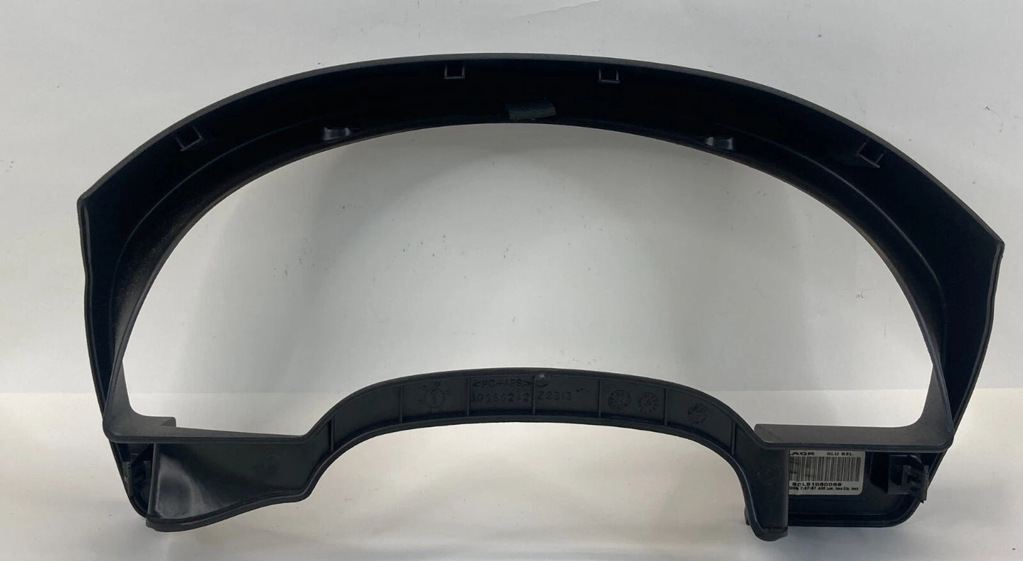 2002-2006 SATURN VUE DASH SPEEDOMETER CLUSTER TRIM BEZEL PANEL COVER 10356212